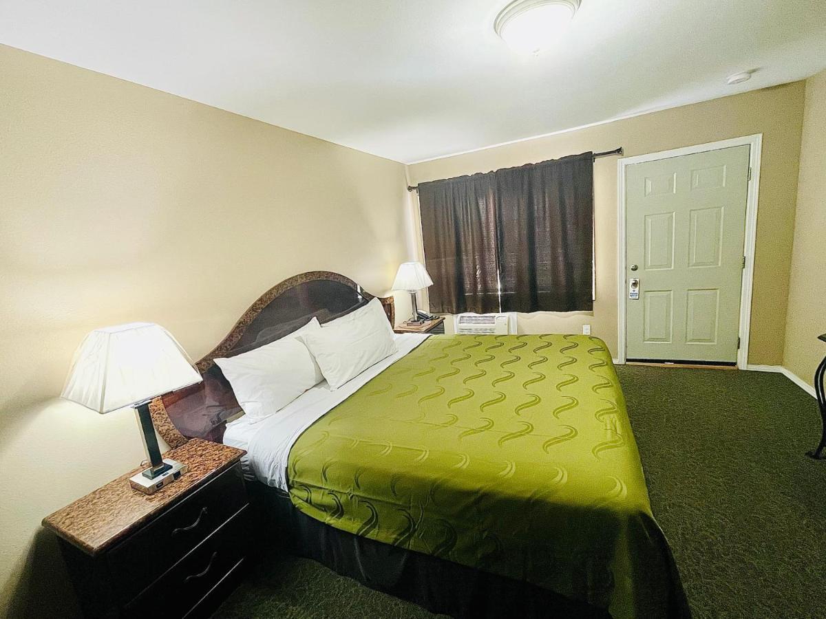 Sage N Sand Motel Мозес-Лейк Экстерьер фото