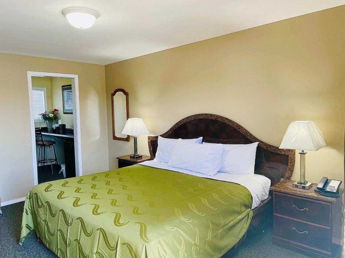 Sage N Sand Motel Мозес-Лейк Экстерьер фото