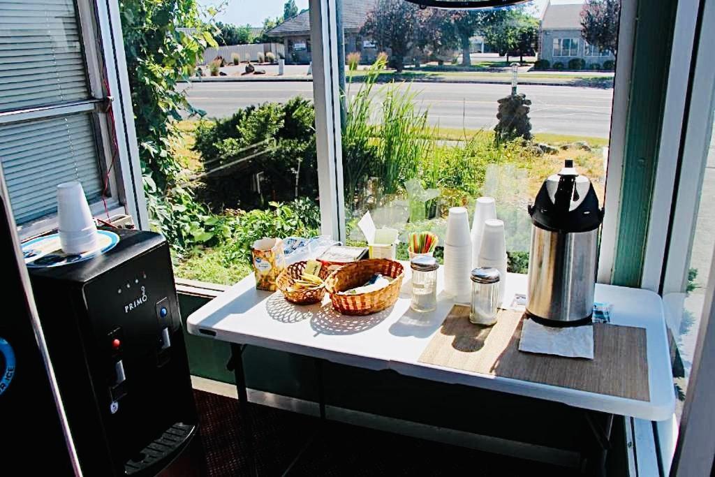 Sage N Sand Motel Мозес-Лейк Экстерьер фото